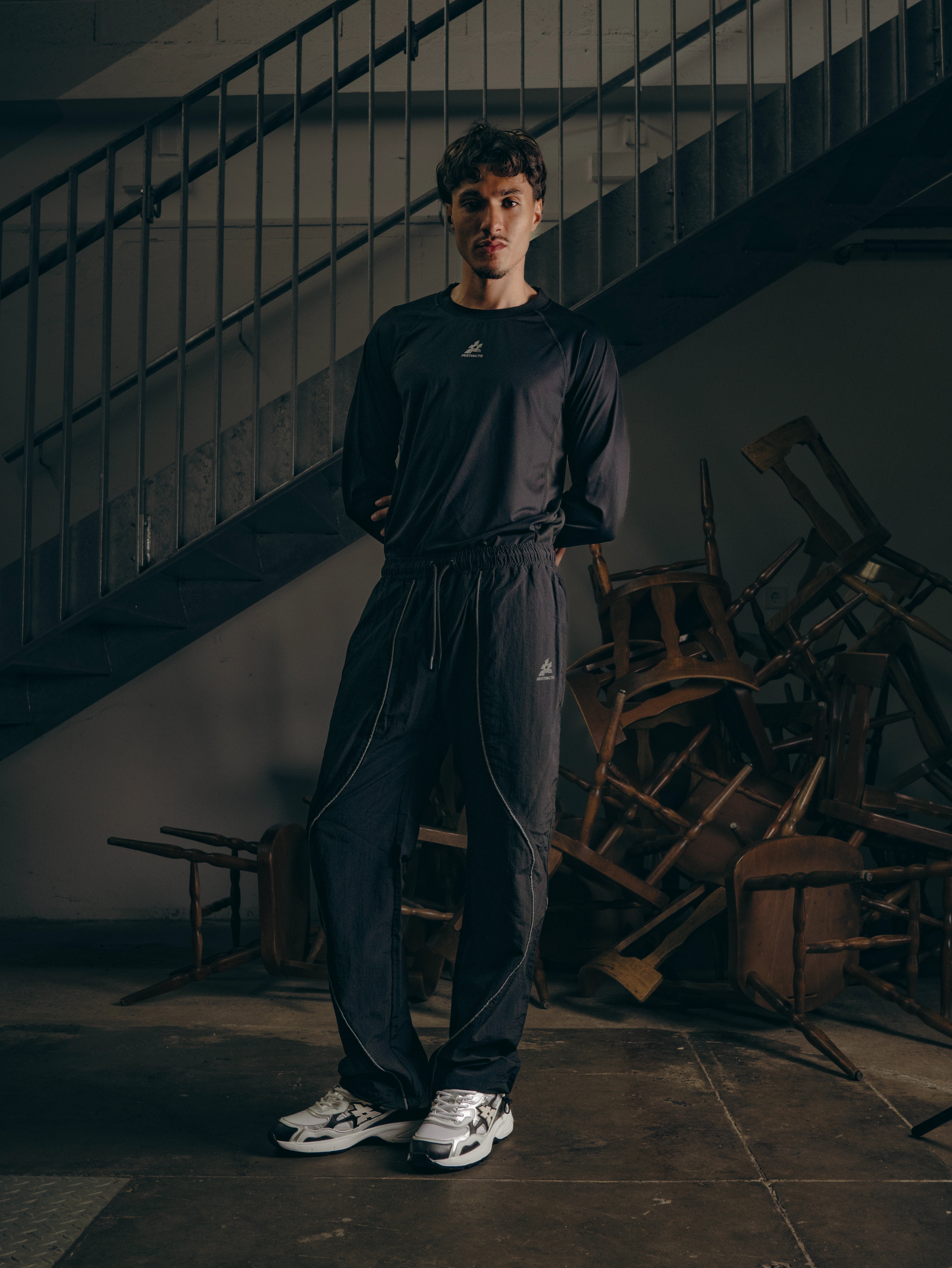 COR-V RUNNER BLACK SHADOW